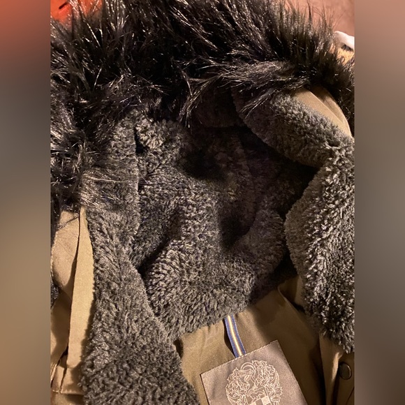 Vince Camuto womens Down
Hooded Duffle Coat Parka - Medium - army green - Picture 3 of 16